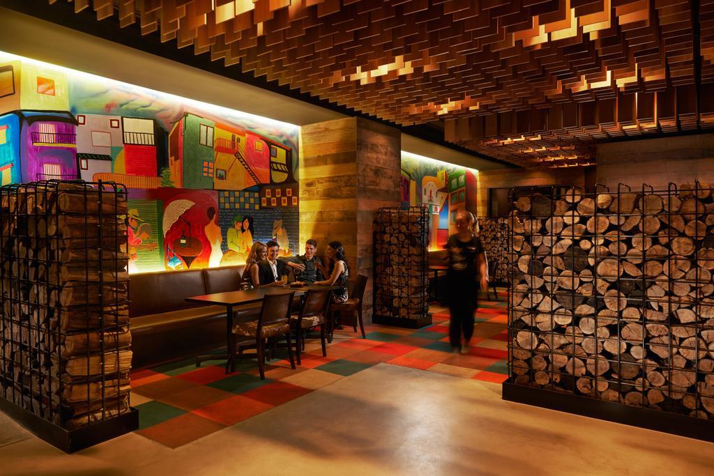 Hotel Stamford Plaza Adelaïde Extérieur photo Interior of a typical restaurant